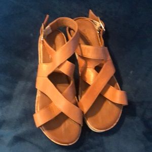 - Inuovo City sandals size 38 Eur